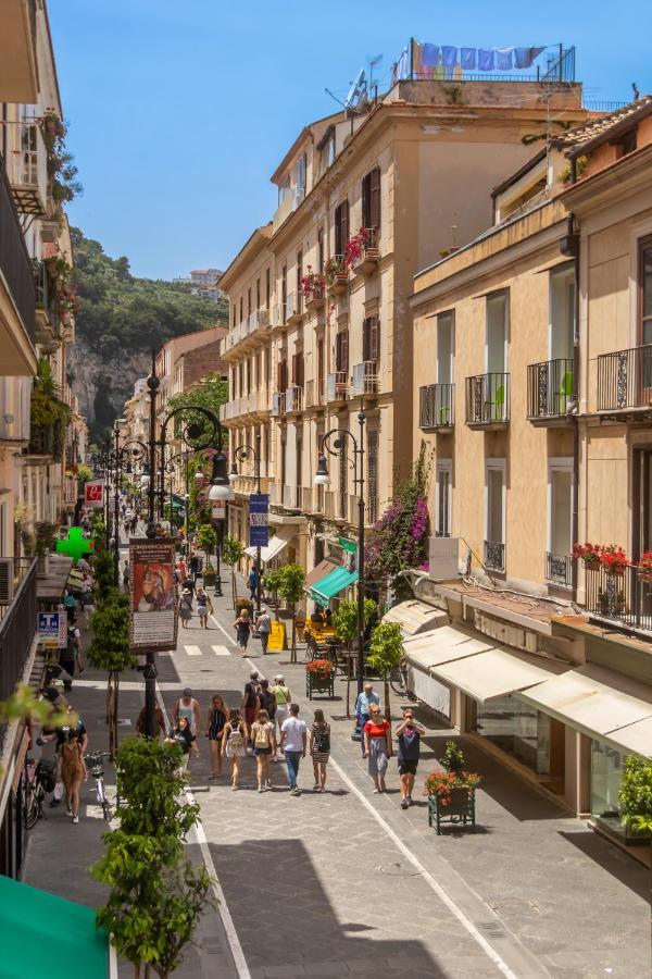 Comfy Apt 4 Sleeps Right In The Centre Sorrento Exteriör bild