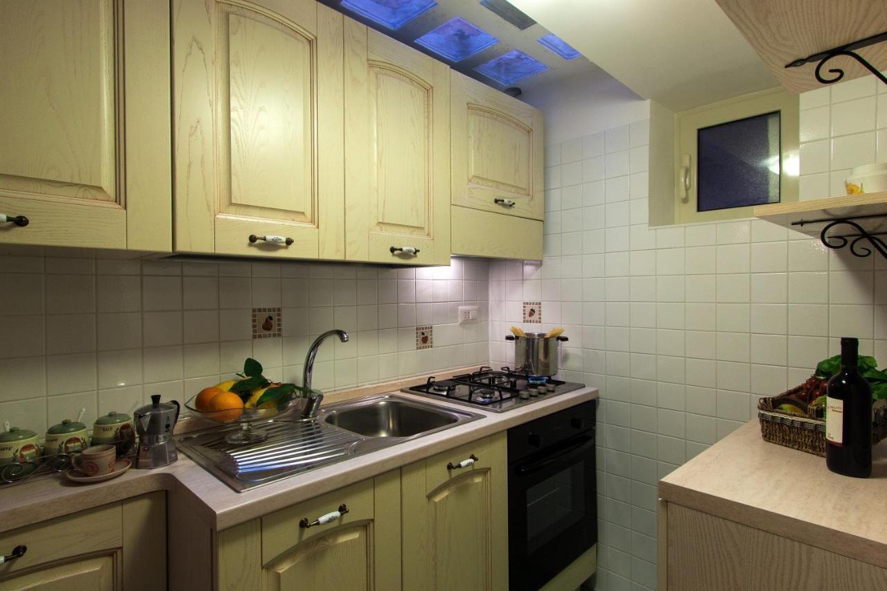 Comfy Apt 4 Sleeps Right In The Centre Sorrento Exteriör bild