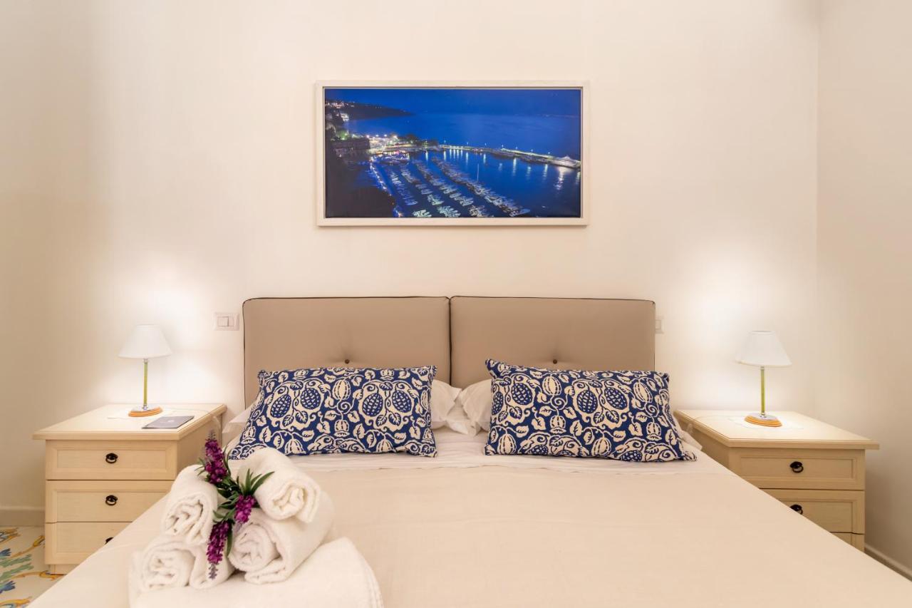 Comfy Apt 4 Sleeps Right In The Centre Sorrento Exteriör bild